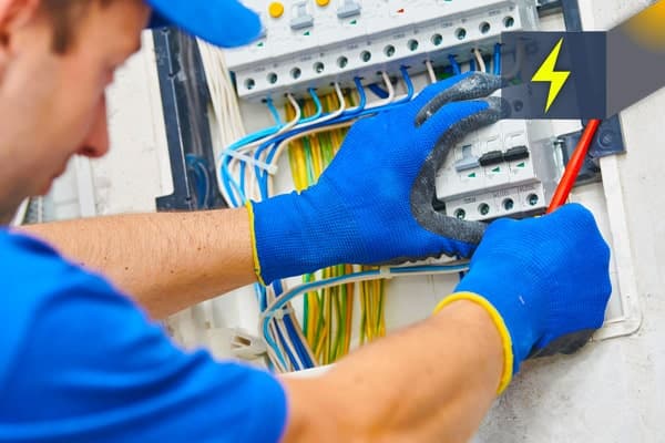 Wie die Durchführung der UVV Prüfung die Qualität der DGUV V3 Prüfung verbessert